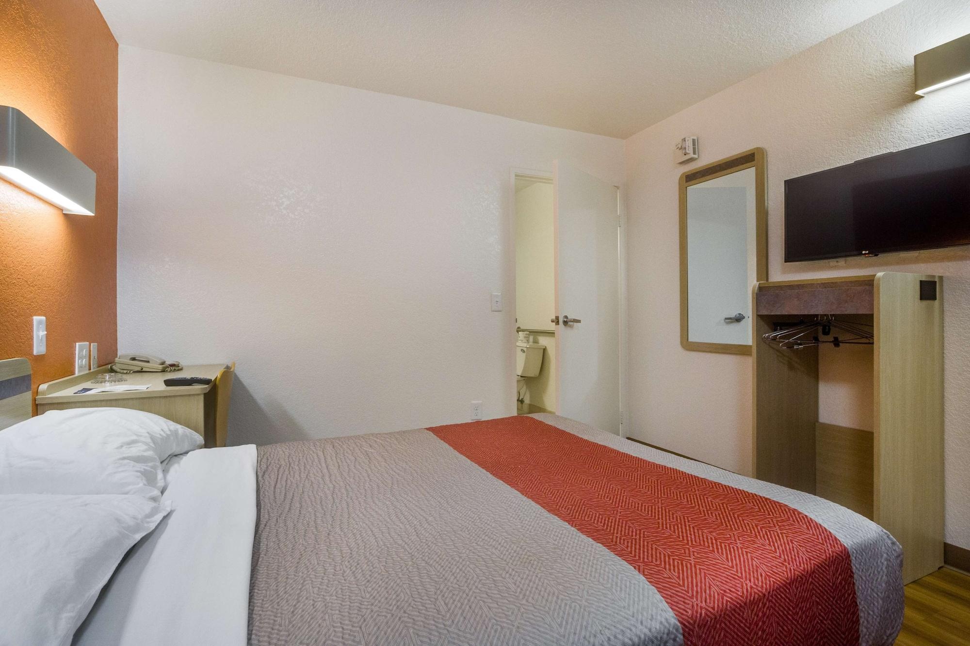 Park Inn By Radisson, Lakewood Ngoại thất bức ảnh