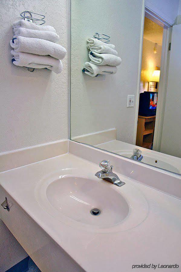 Park Inn By Radisson, Lakewood Ngoại thất bức ảnh